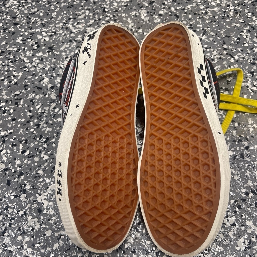 Vans Stranger Things Upside Down Hellfire Club sneakers Men’s 4.5 Women’s 6 - Picture 7 of 9
